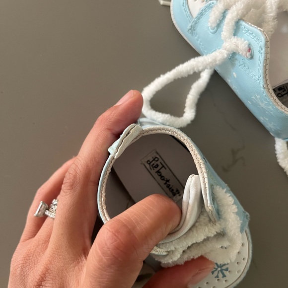 Little Tootsies Hand Painted Winter Shoes - Picture 5 of 7